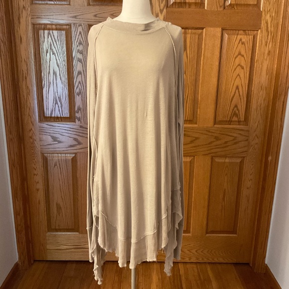 We The Free Oversized Starlight Tunic with Handkerchief Hem, Size Extra Large - Picture 5 of 10